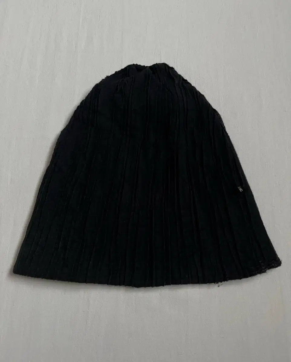 Shellac Archive Damaged Wrinkle Beanie